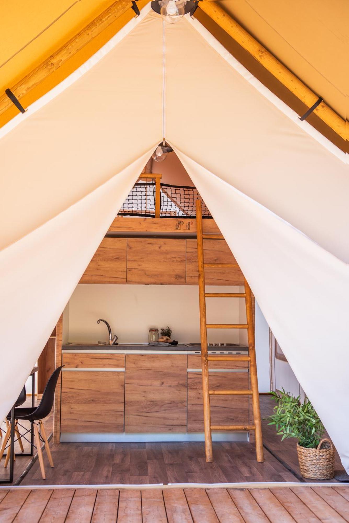 Forrest Glamping Hotel Banska Stiavnica Exterior photo
