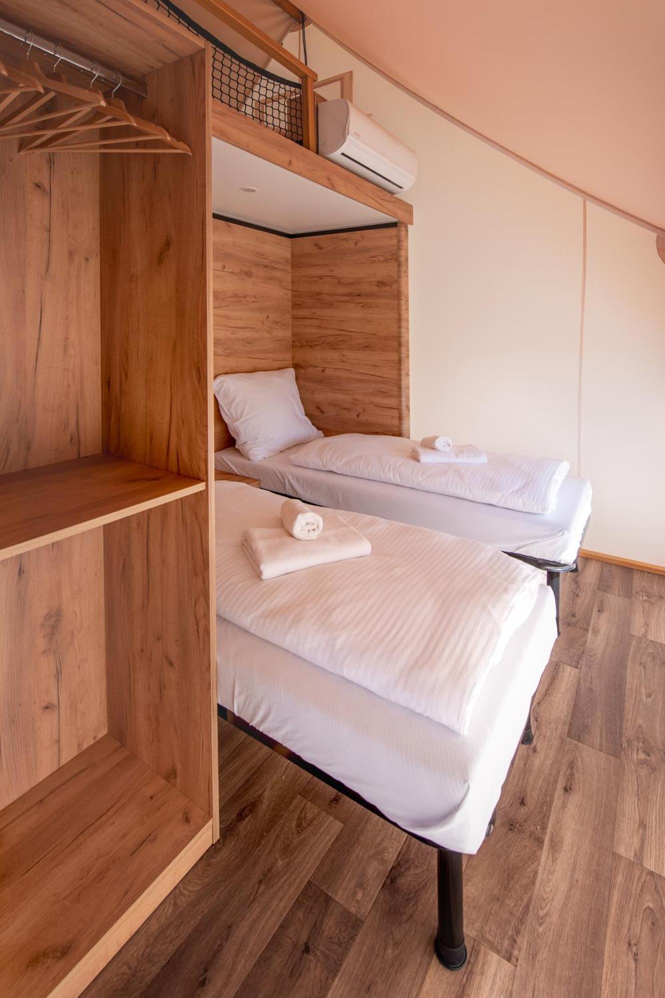 Forrest Glamping Hotel Banska Stiavnica Exterior photo