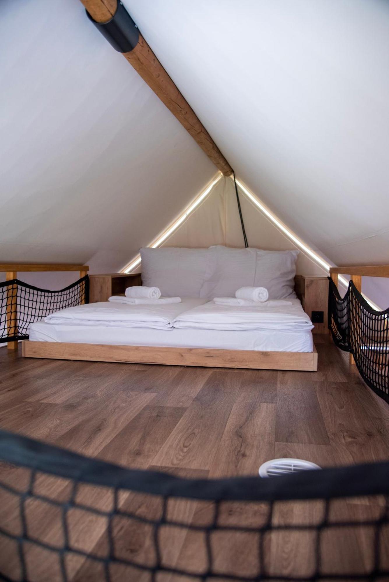 Forrest Glamping Hotel Banska Stiavnica Exterior photo